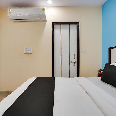 Super Hotel O Hotel Gold Star New Delhi Eksteriør billede