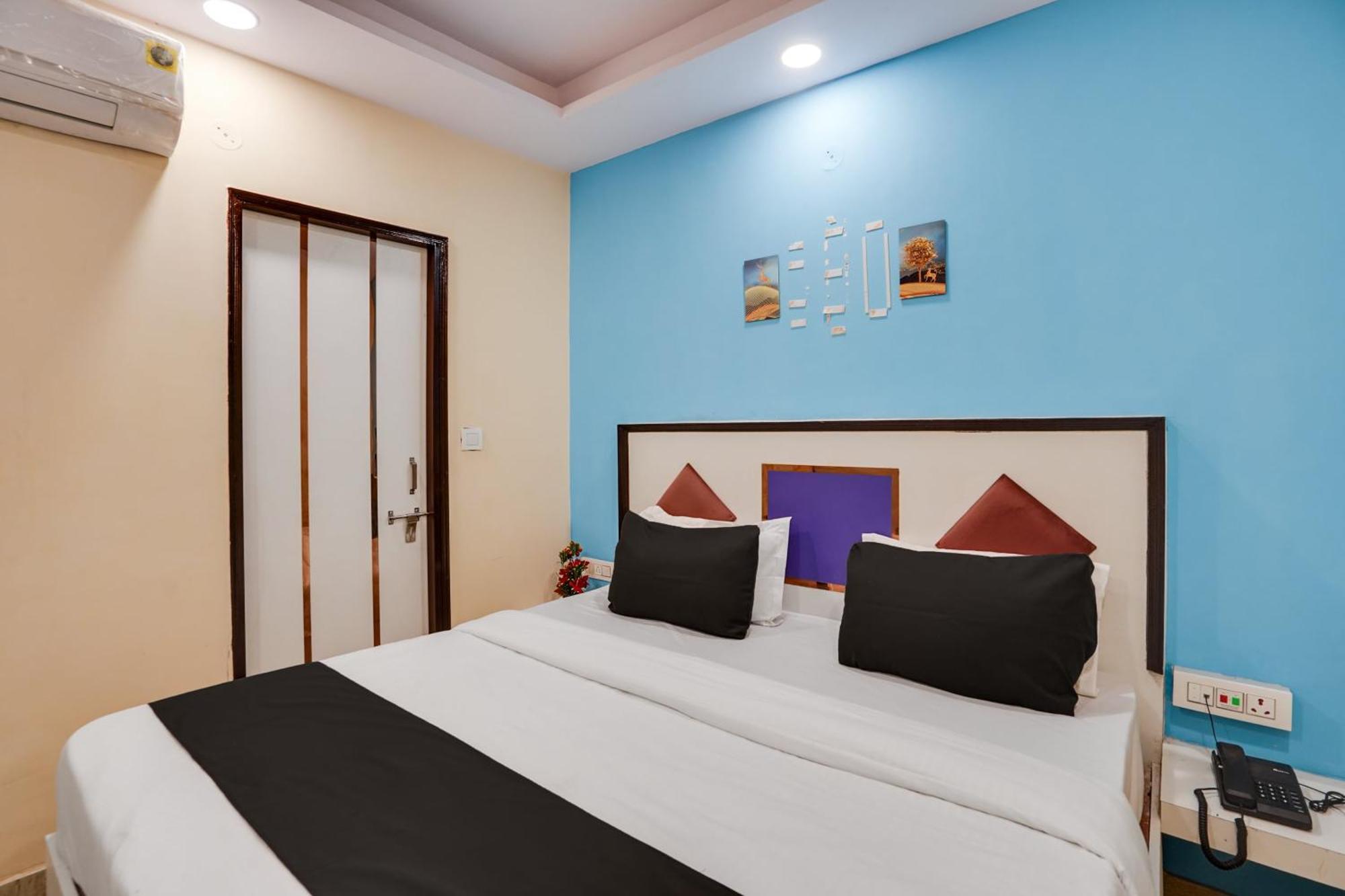 Super Hotel O Hotel Gold Star New Delhi Eksteriør billede