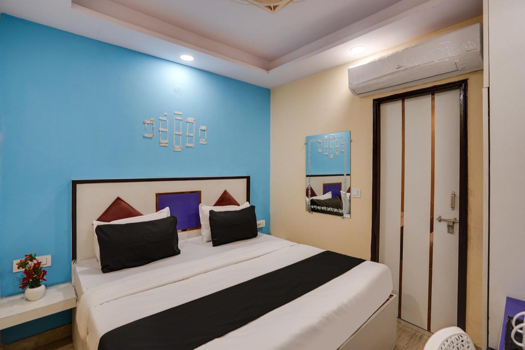 Super Hotel O Hotel Gold Star New Delhi Eksteriør billede