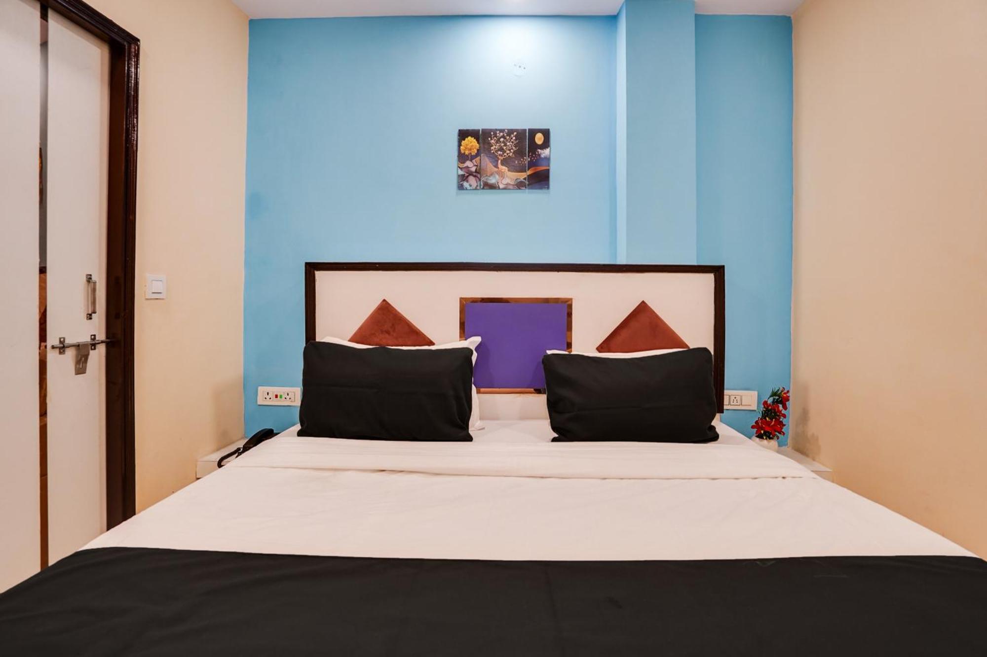 Super Hotel O Hotel Gold Star New Delhi Eksteriør billede